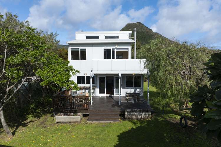 16 Tui St Ahipara_4