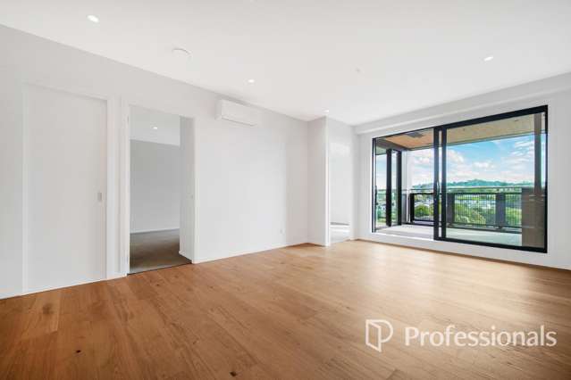 608r/11b Spring Street 10051_1