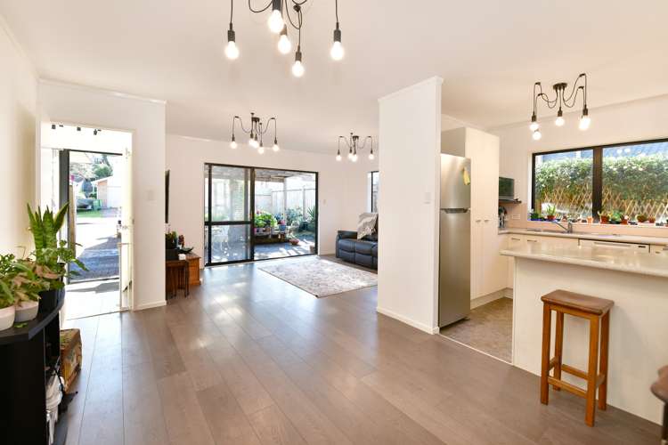 2/19 Sailfish Drive_0