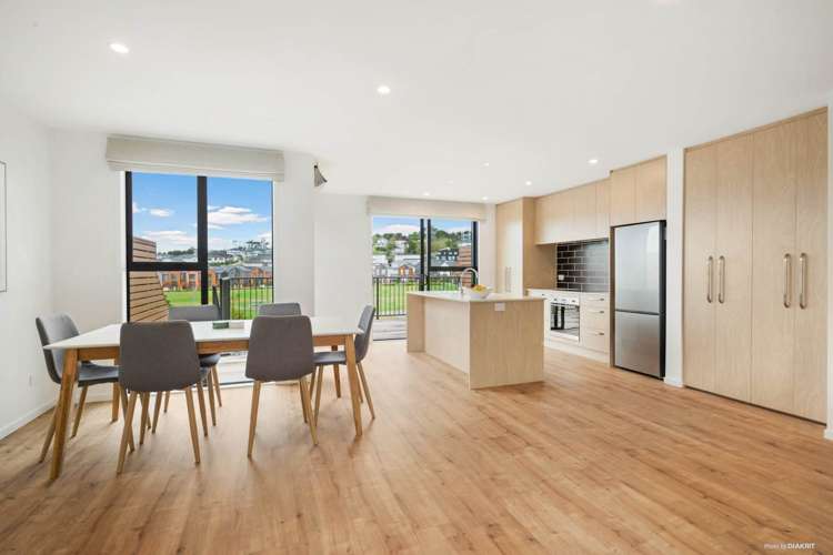 99 Bonair Crescent Silverdale_2