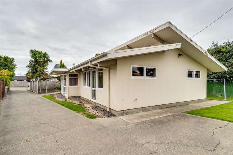 97 Wycliffe Street Onekawa_13