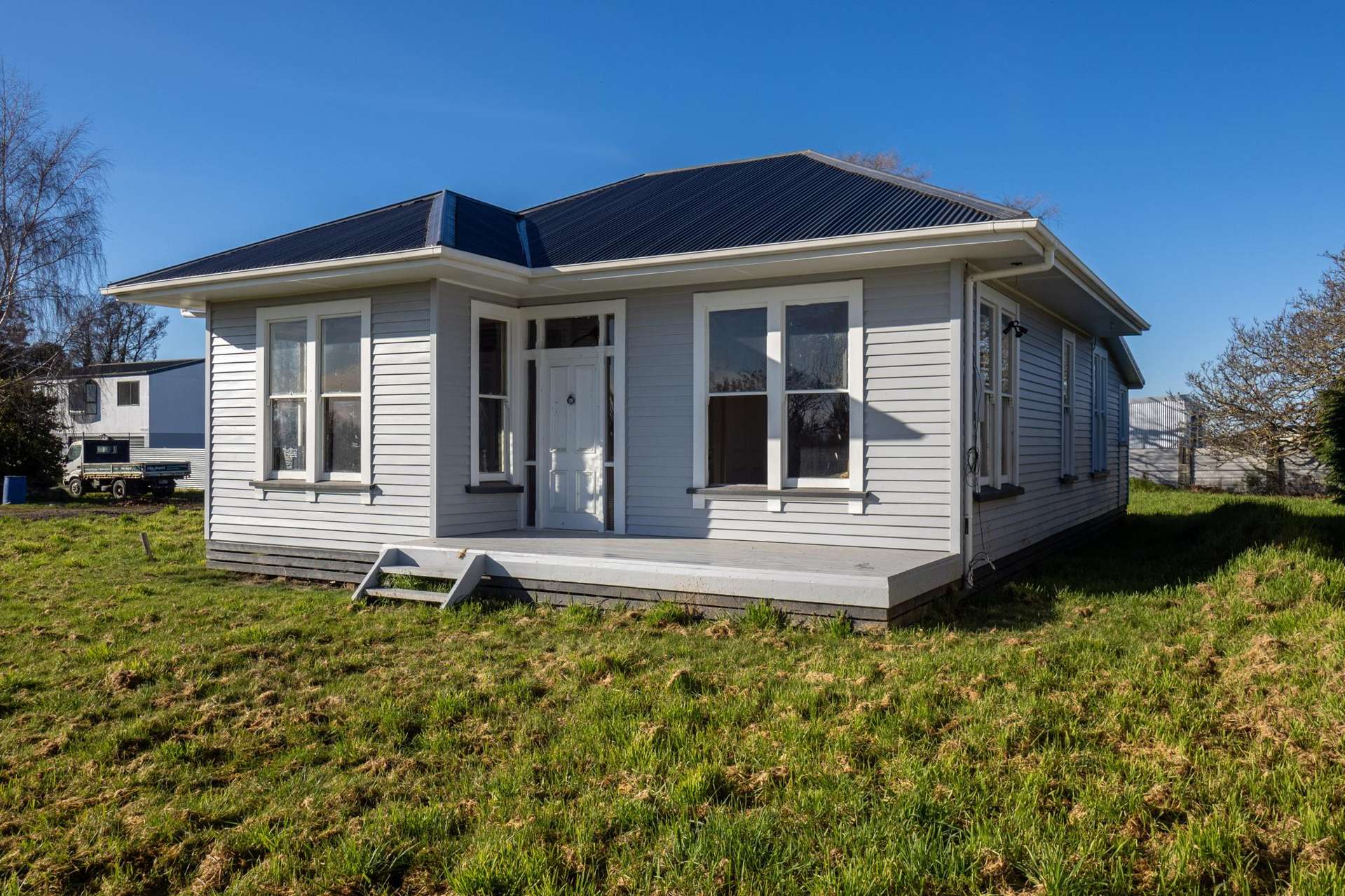 - Peters Street Hinds_0