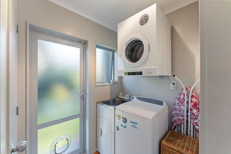 5 Byron Brown Place Otaki Beach_15