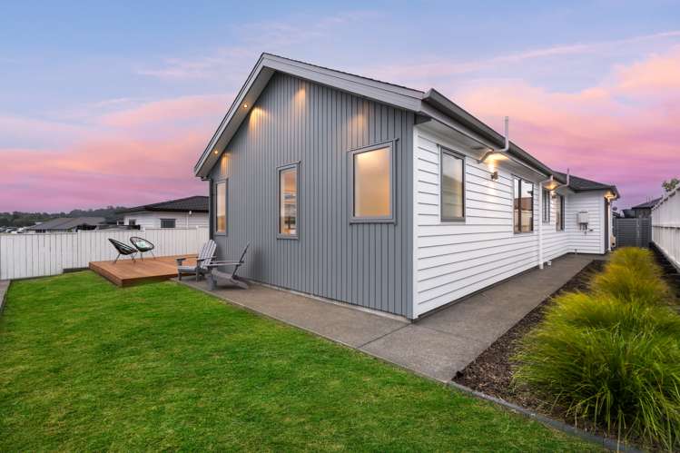 18 Siren Street Wainui_21