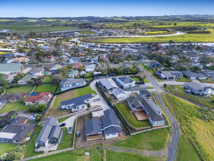 4D Forlong Rise Helensville_4