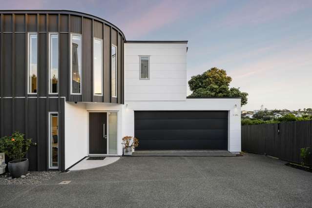 Modern Comfort | Coastal Views!