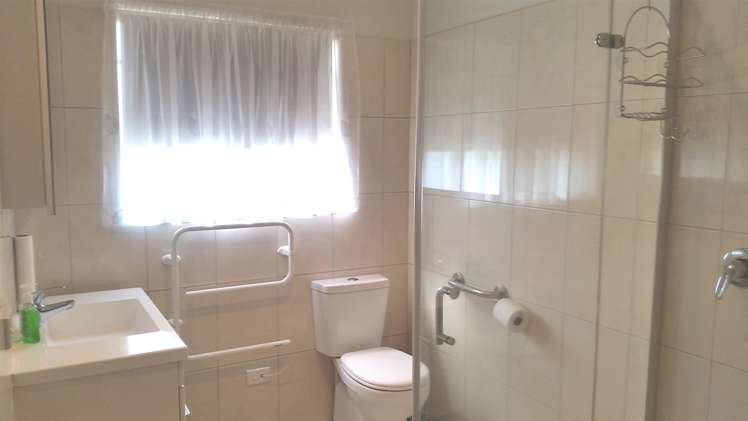 22a Bayliss Close Northwood_5