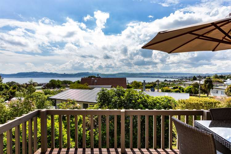 2/13 Korimako Road Waipahihi_3