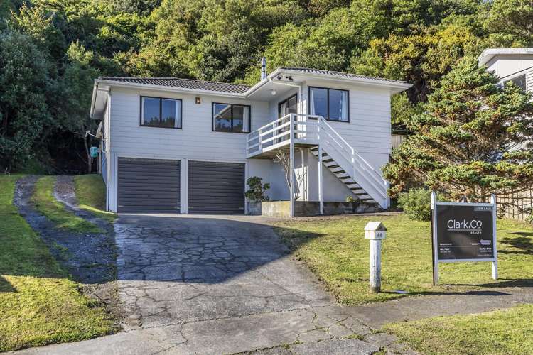 48 Cardiff Crescent Cannons Creek_15