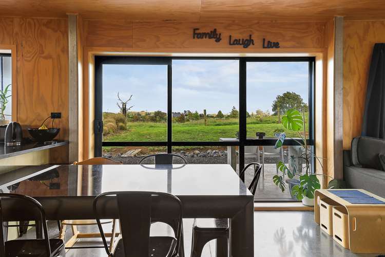 23 Metcalfe Road Ngahinapouri_15