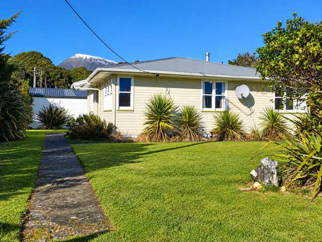 Your West Coast Crib - Adventure at the Back Door