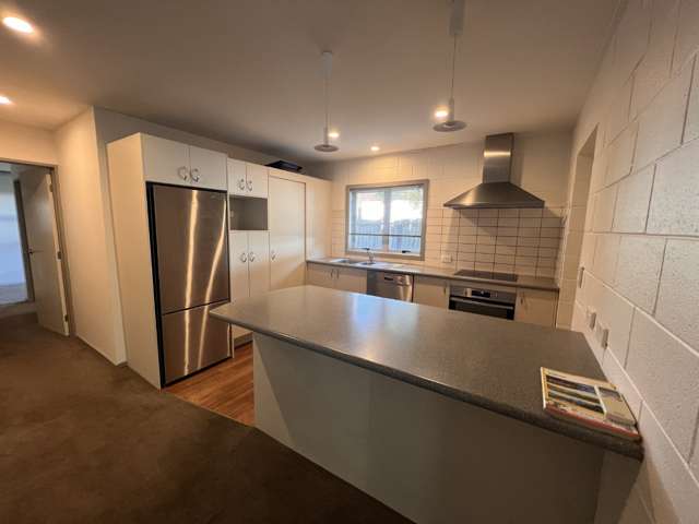 56A Somerset Crescent 1535_1