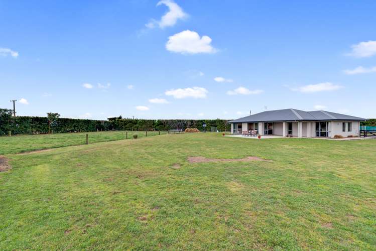 303 Norwood Road Burnham_9