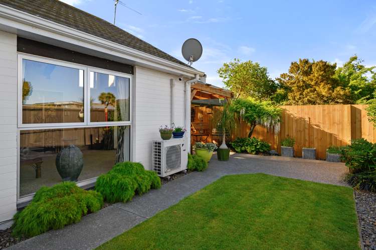 1/7 Glenys Place Broomfield_18