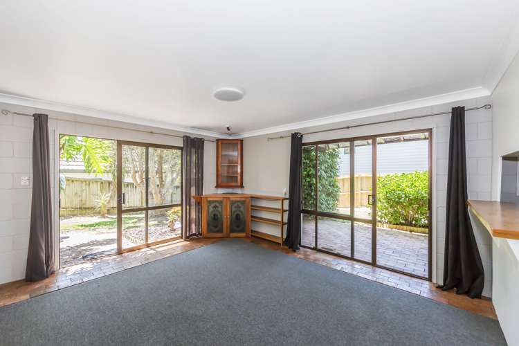 34 John Dee Crescent Red Beach_12