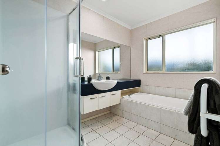 27 Gillett Place Botany Downs_7