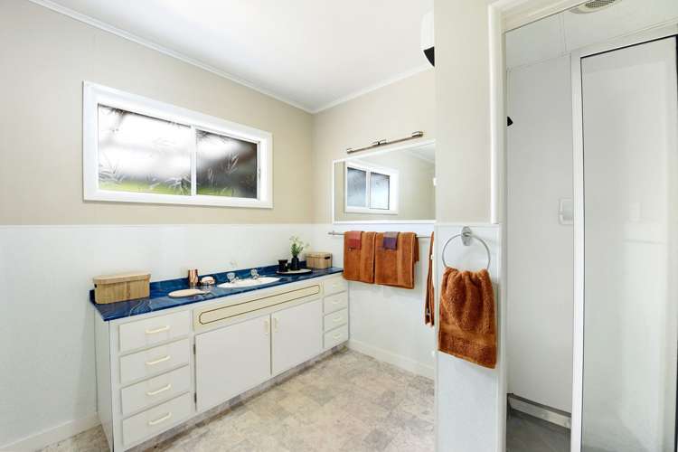 15 Churchill Avenue Richmond_12