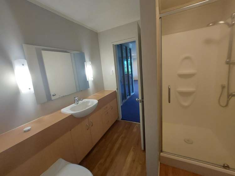 1150C Victoria Street 3295_6