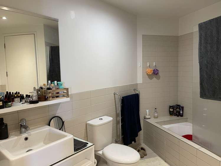 911/30 Beach Road Auckland Central_16