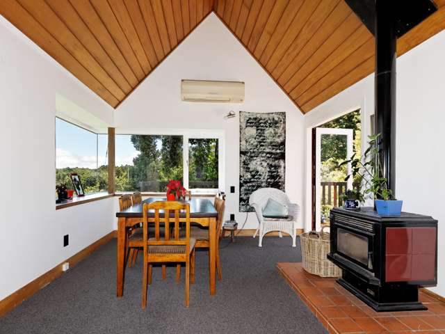 1/51 Quinns Road Waiatarua_4