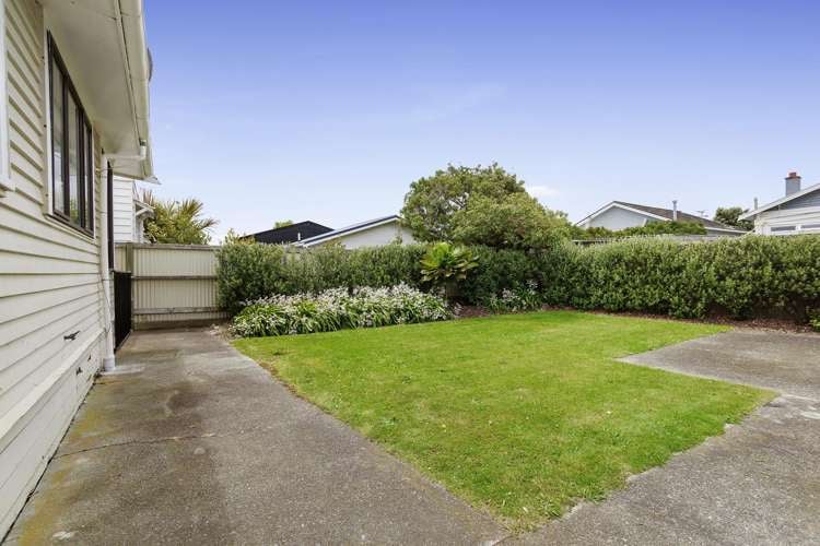 2 Collins Street Petone_17