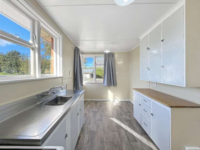 300 Conyers Street 10560_2