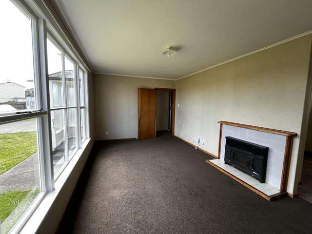 4 Devon Crescent 10985_2