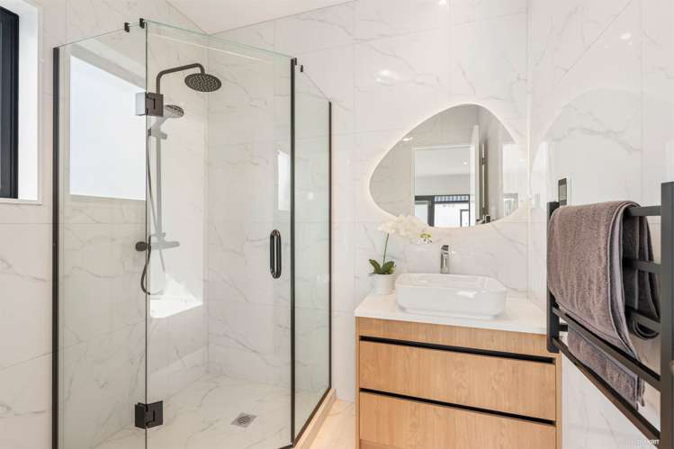 11 Meadows Drive Clevedon_17
