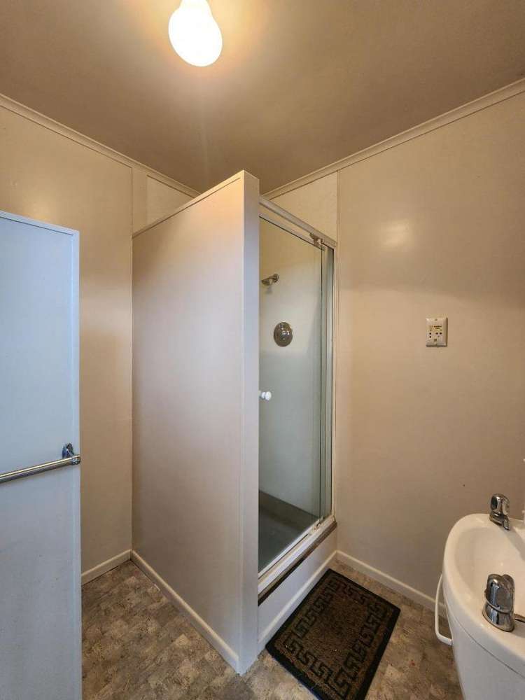 8b Julian Place Westown_16