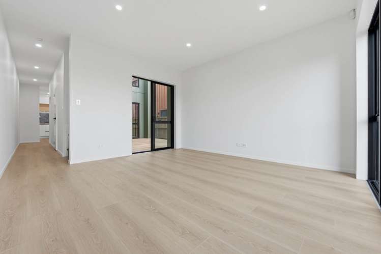 17 Karaka Village Parade Karaka_17