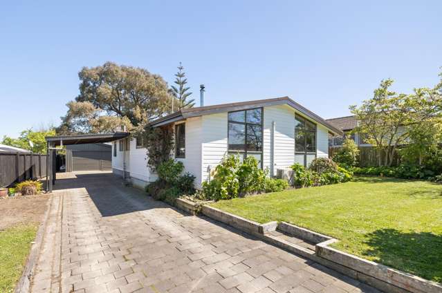 Lockwood Features with Garaging and Gardens