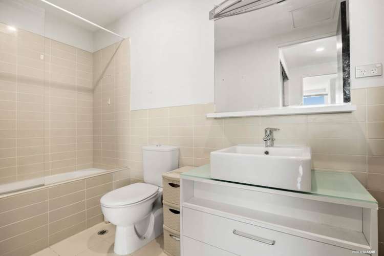 1102/18 Beach Road Auckland Central_8