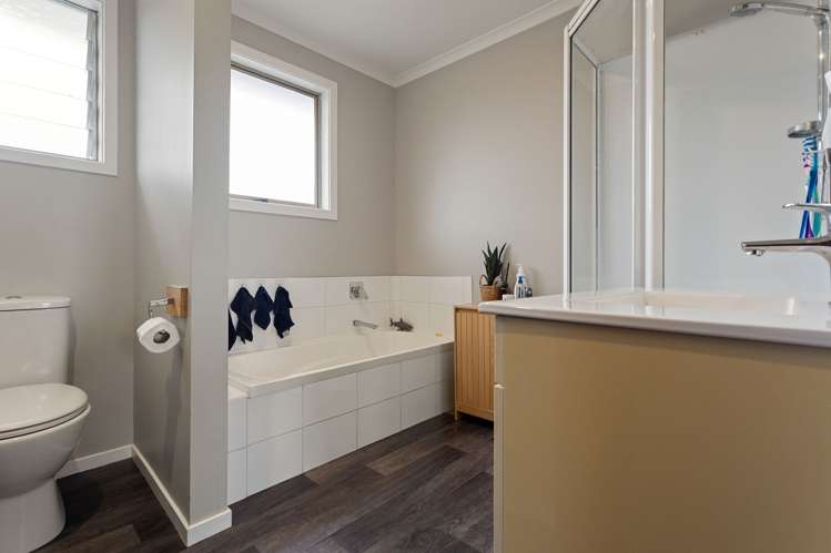 16 Fiona Place Dinsdale_10