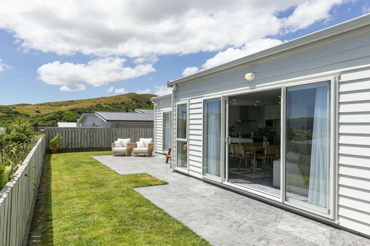 27 Lacebark Lane Woodridge_11