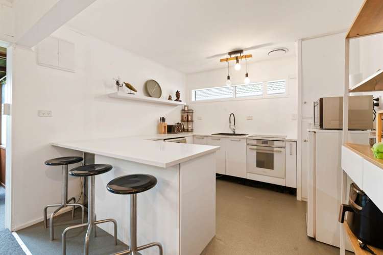 8A Boys Place Pakuranga Heights_2