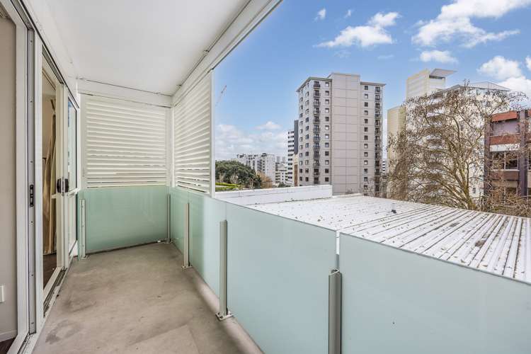 717/10 Waterloo Quadrant Auckland Central_9