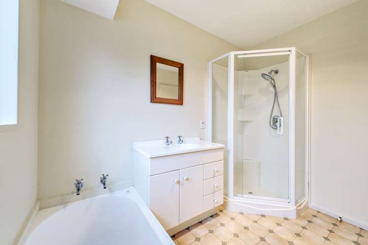 8 Oldham Place Darfield_13