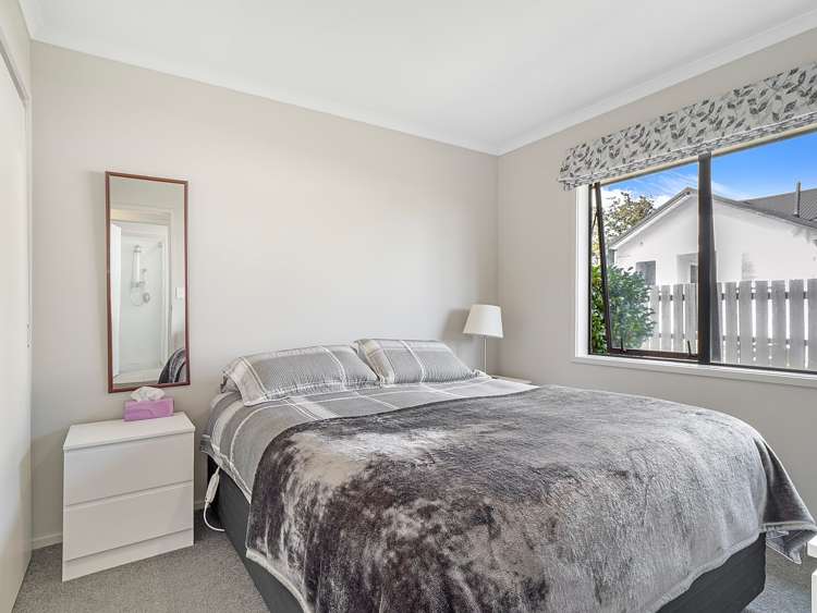 6 Stonebridge Park Drive Holdens Bay_14