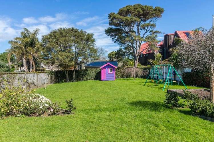 60 Marine Parade Mellons Bay_44