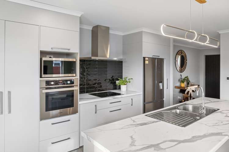 10 Eastbank Drive Katikati_1