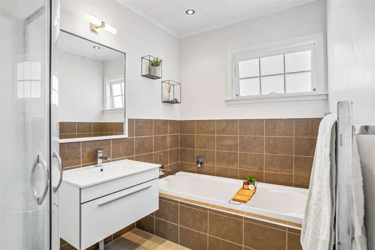 69 Ravenwood Drive Forrest Hill_10