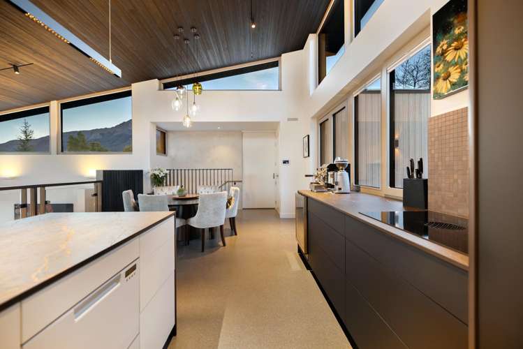 52 Suburb Street Queenstown Hill_4