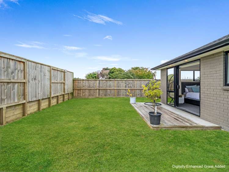 19 Lloyd Crescent Pukehangi_14