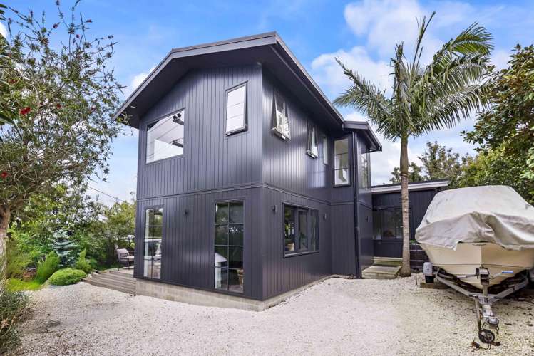 139 Vipond Road Stanmore Bay_0