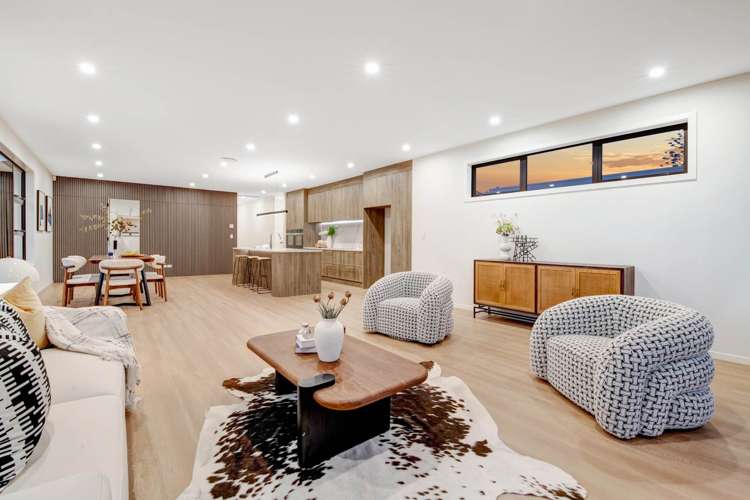 31 Churchill Road Murrays Bay_16