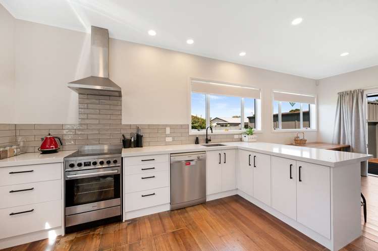 44 Douglas McLean Avenue_3