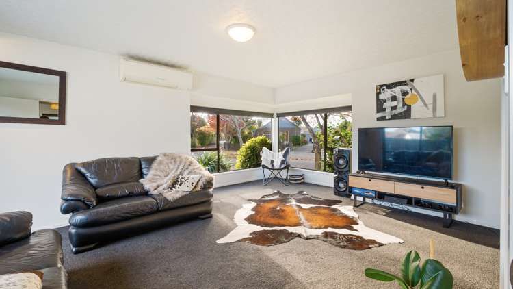 45 Karnak Crescent Russley_3