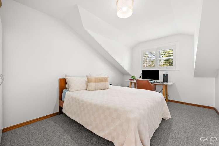 2 Barton Road Heretaunga_10