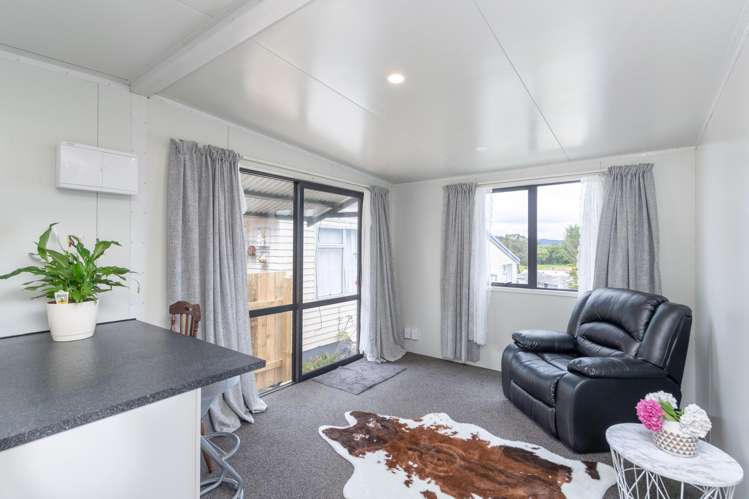 9a Edelweiss Grove Timberlea_5