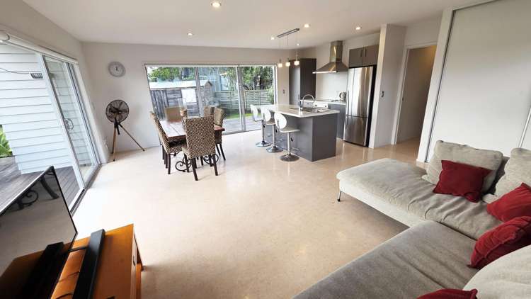 127 Karo Drive Matarangi_2